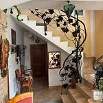 77 - Garni
