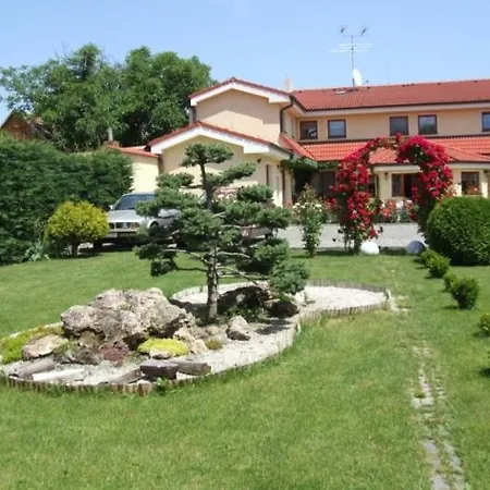 77 - Garni