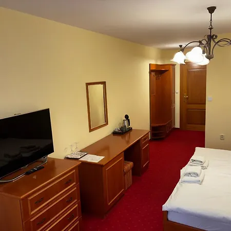 77 - Garni 招待所