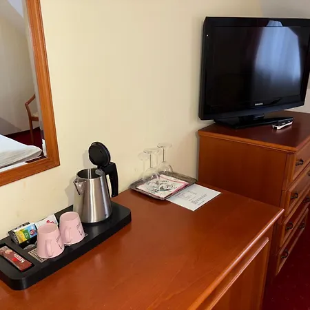 77 - Garni 招待所