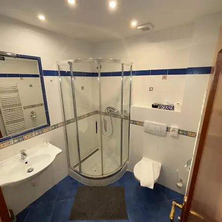 招待所 77 - Garni