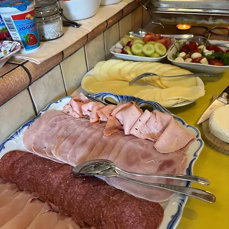 77 - Garni 招待所 皮兹诺克