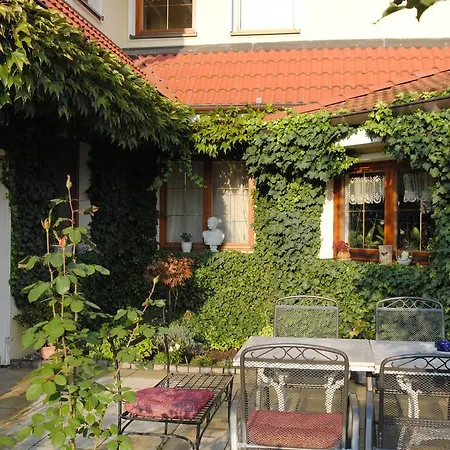 77 - Garni Pezinok