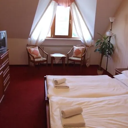 77 - Garni Pezinok